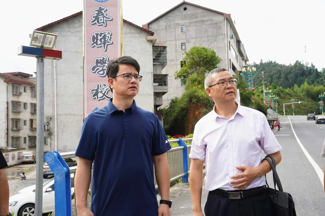 赵俊调研城区重点区域综合整治工作