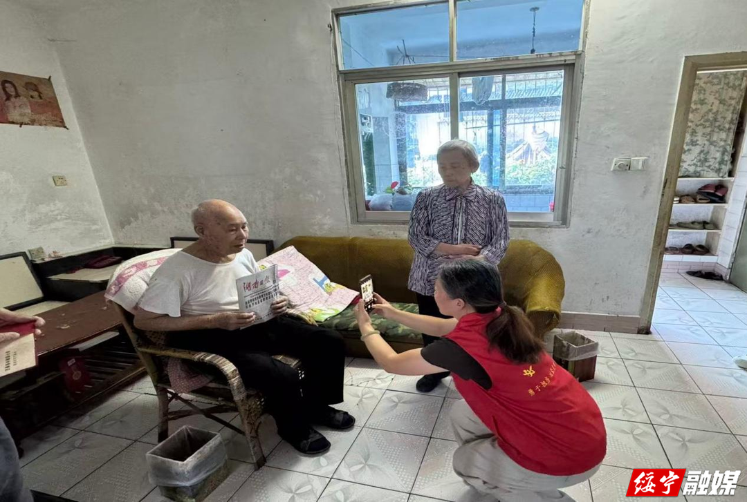 长铺镇长征路社区：暖心入户走访 社区服务情暖老少居民