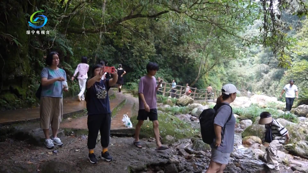 景区开启“免费模式” 激发大众旅游热