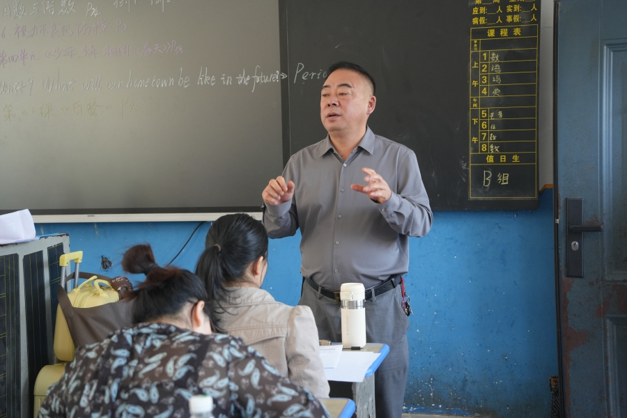 绥宁县举办小学教师现场备课竞赛(图2)