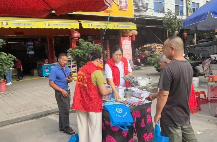 乐安铺乡：赶集摆摊送政策 民政服务暖民心