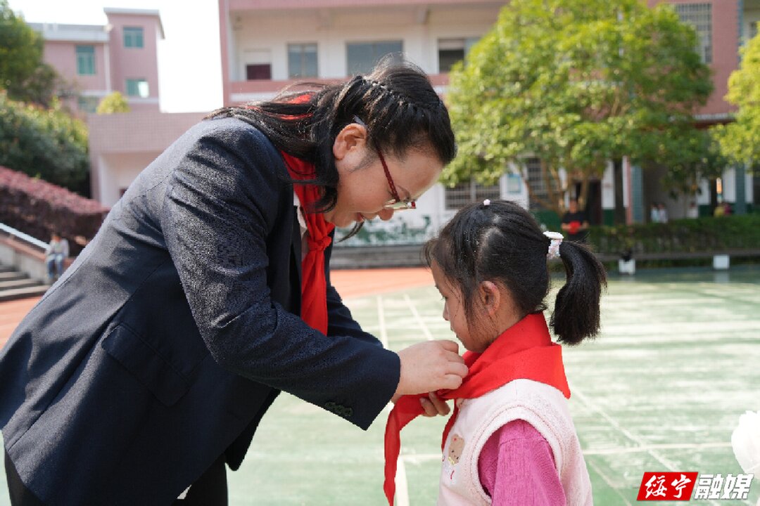 代表风采｜姜秋花：深耕杏坛守初心 履职为民显担当