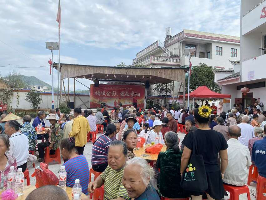 李熙桥镇：九九重阳敬长者 一村一景暖人心
